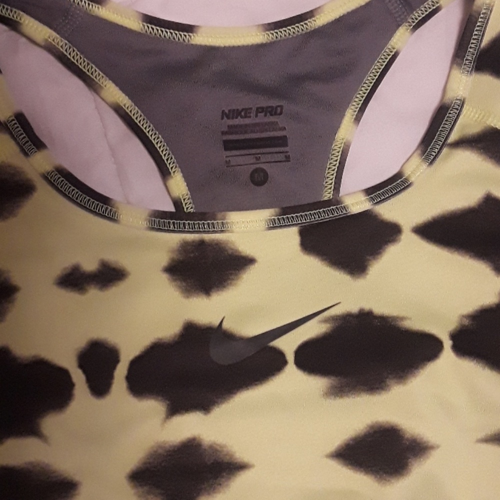 Sports Bar - Picture 2 of 3